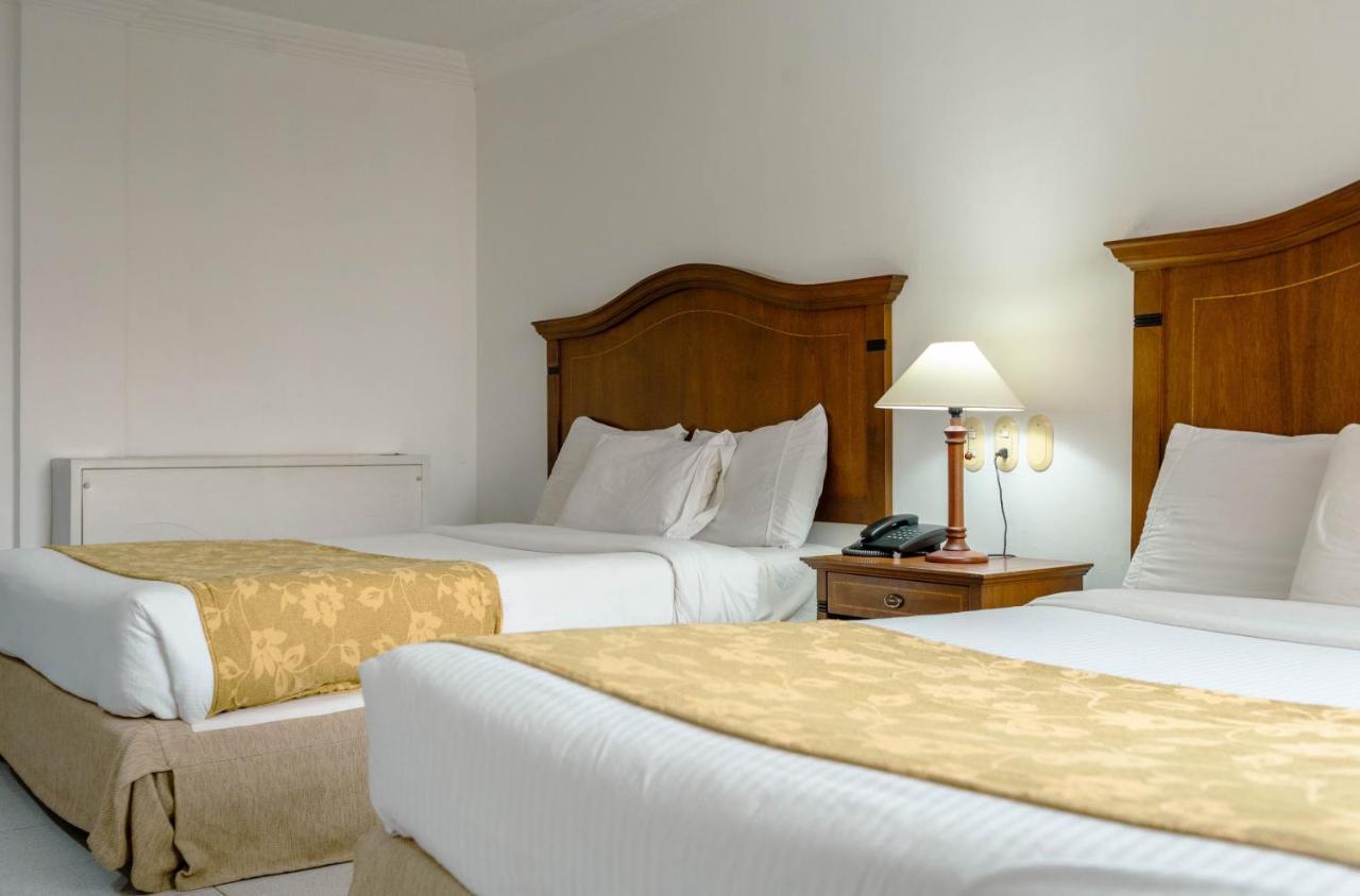 Hotel Faranda Express Puerta Del Sol Barranquilla, A Member Of Radisson Individuals Баранкила Екстериор снимка