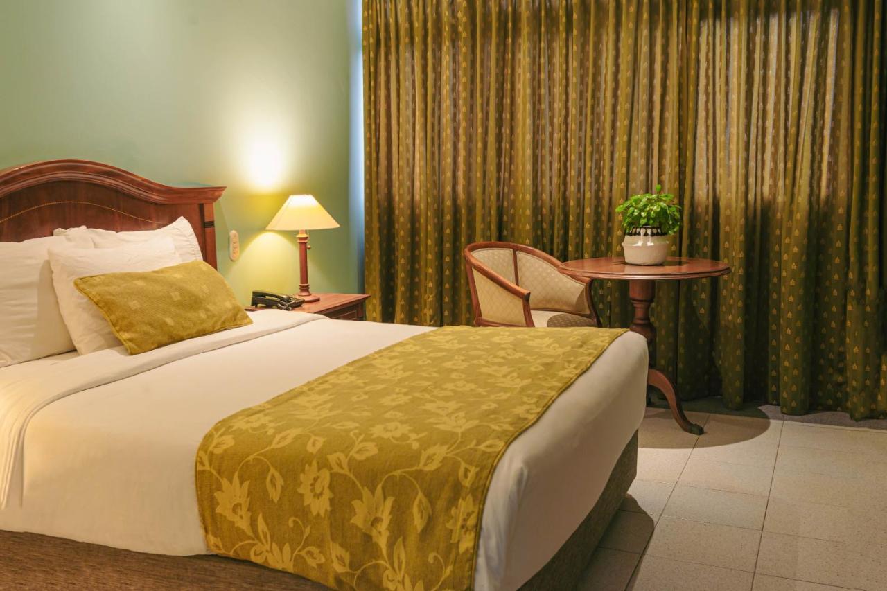 Hotel Faranda Express Puerta Del Sol Barranquilla, A Member Of Radisson Individuals Баранкила Екстериор снимка