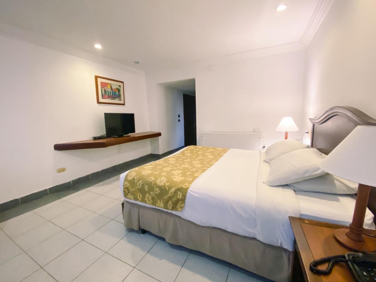 Hotel Faranda Express Puerta Del Sol Barranquilla, A Member Of Radisson Individuals Баранкила Екстериор снимка