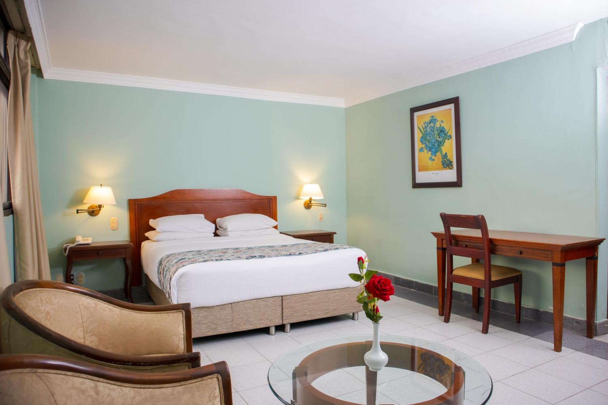 Hotel Faranda Express Puerta Del Sol Barranquilla, A Member Of Radisson Individuals Баранкила Екстериор снимка