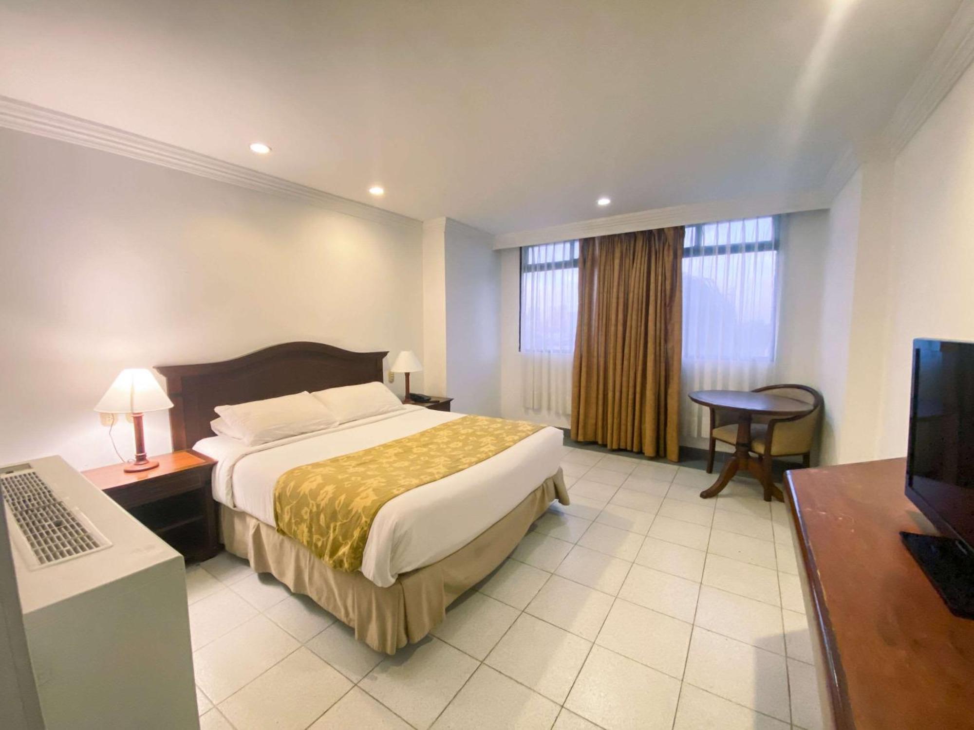 Hotel Faranda Express Puerta Del Sol Barranquilla, A Member Of Radisson Individuals Баранкила Екстериор снимка