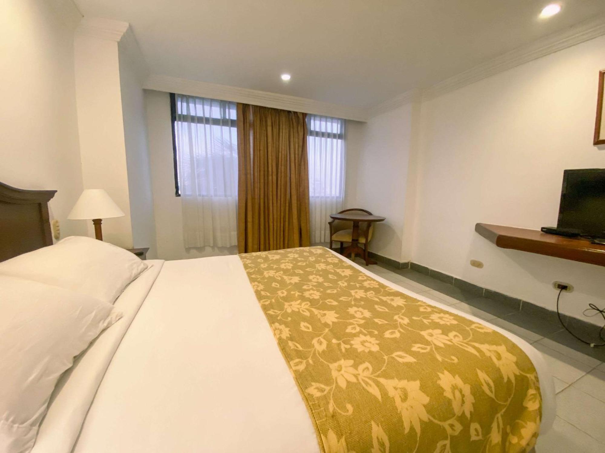 Hotel Faranda Express Puerta Del Sol Barranquilla, A Member Of Radisson Individuals Баранкила Екстериор снимка